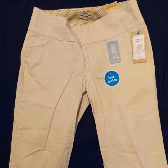 NWT Dockers slimming capri size 6p